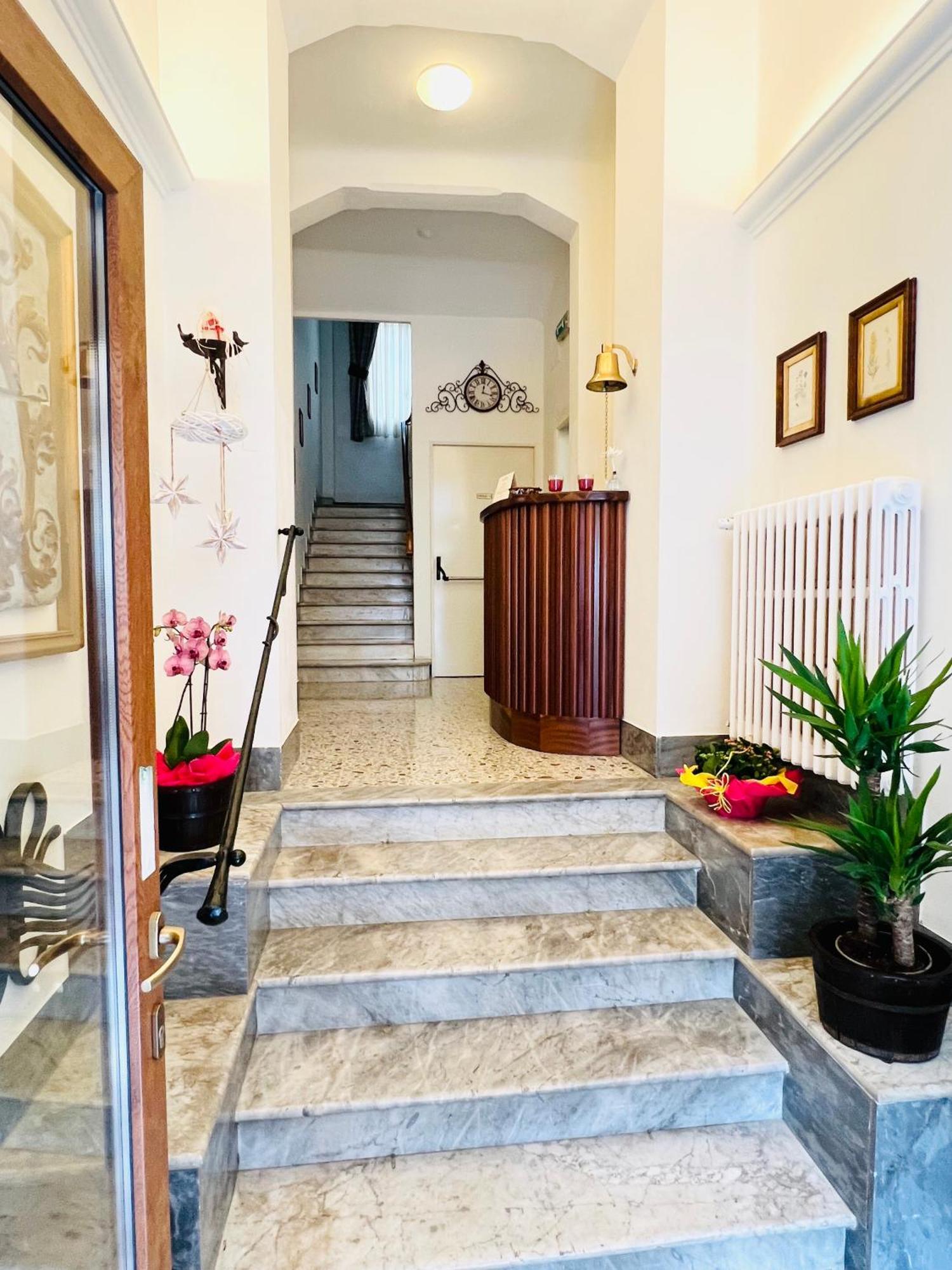 Monte Marsicano Hotel 佩斯卡塞罗利 外观 照片